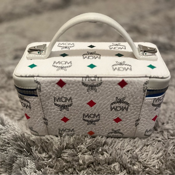 MCM Women's White Rockstar Rainbow Spectrum Visetos Vanity Case Box Bag - Picture 2 of 7